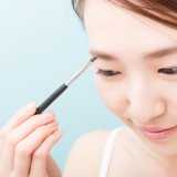 平行眉が似合わない顔って？似合う人の特徴＆顔形別メイク方法を解説！